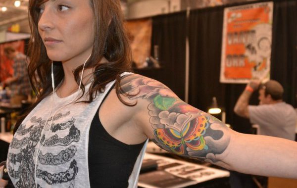 Wie man sich um Tattoo Pflege