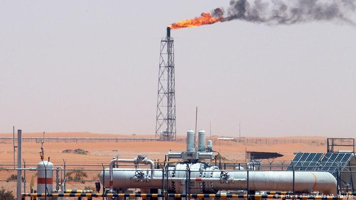 Ölfeld in Saudi-Arabien (picture-alliance/dpa/A. Haider)