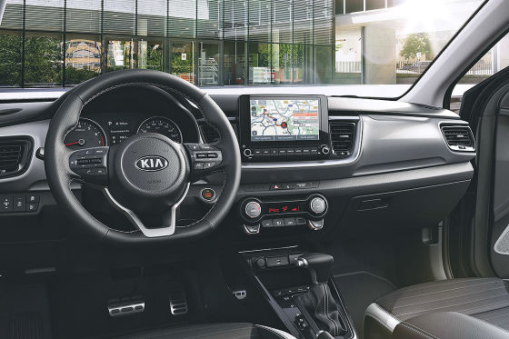 Kia Stonic bekommt Mildhybrid-Antrieb, größere Bildschirme und mehr Ausstattung