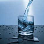 Natürliches mineralwasser