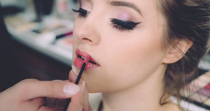 Warum das Tragen von Make-up absolut sinnvoll ist