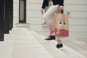 Drucken auf Papiertüten für brillante Markenmagie